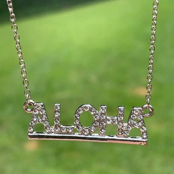 New Clear Crystal “ALOHA” Necklace - Picture 1 of 6